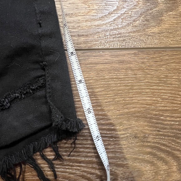 KanCan Distressed Raw Hem Women's Black Denim Shorts, 3" Inseam, 27/W7 - Picture 8 of 9